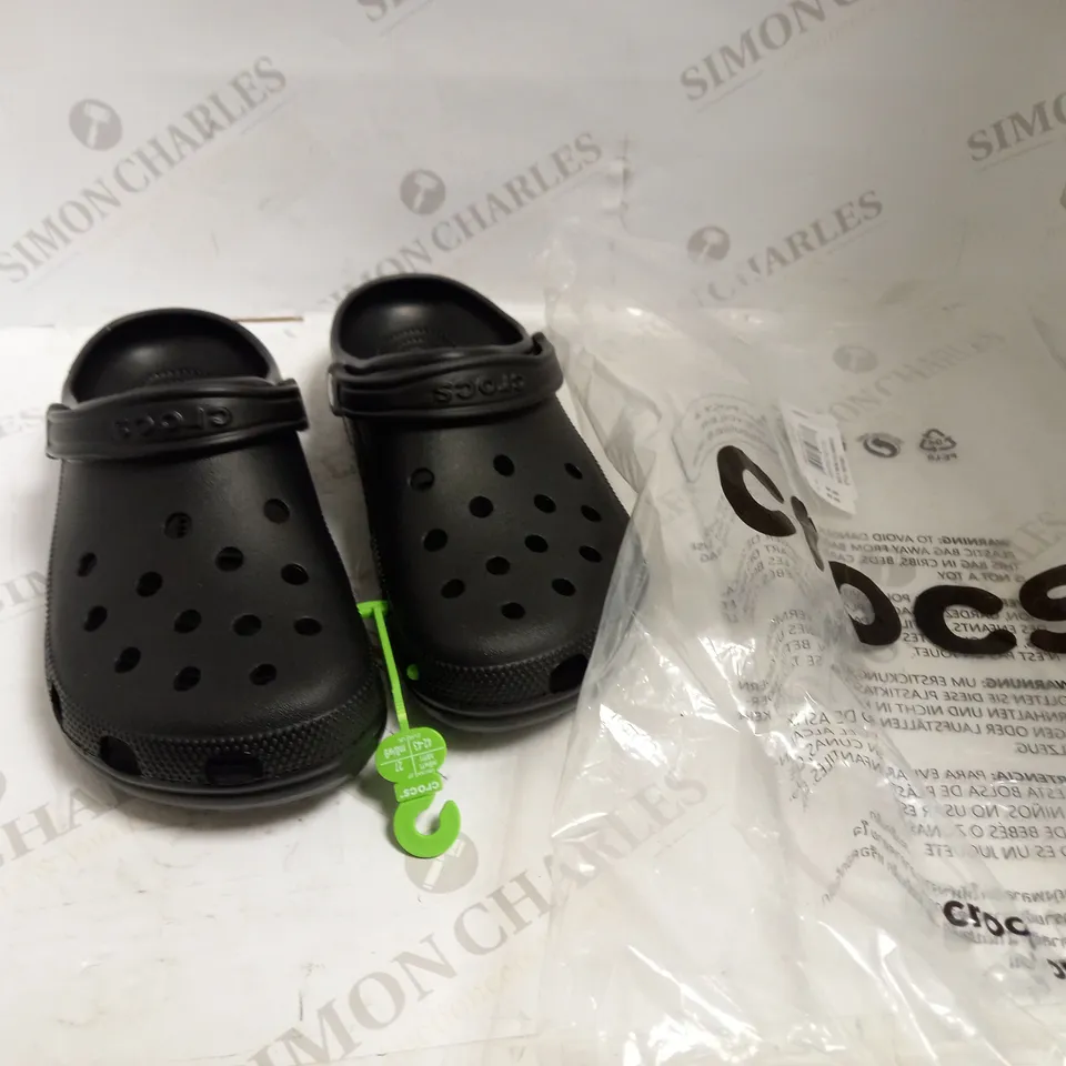 BLACK CLASSIC CROCS SIZE 9M