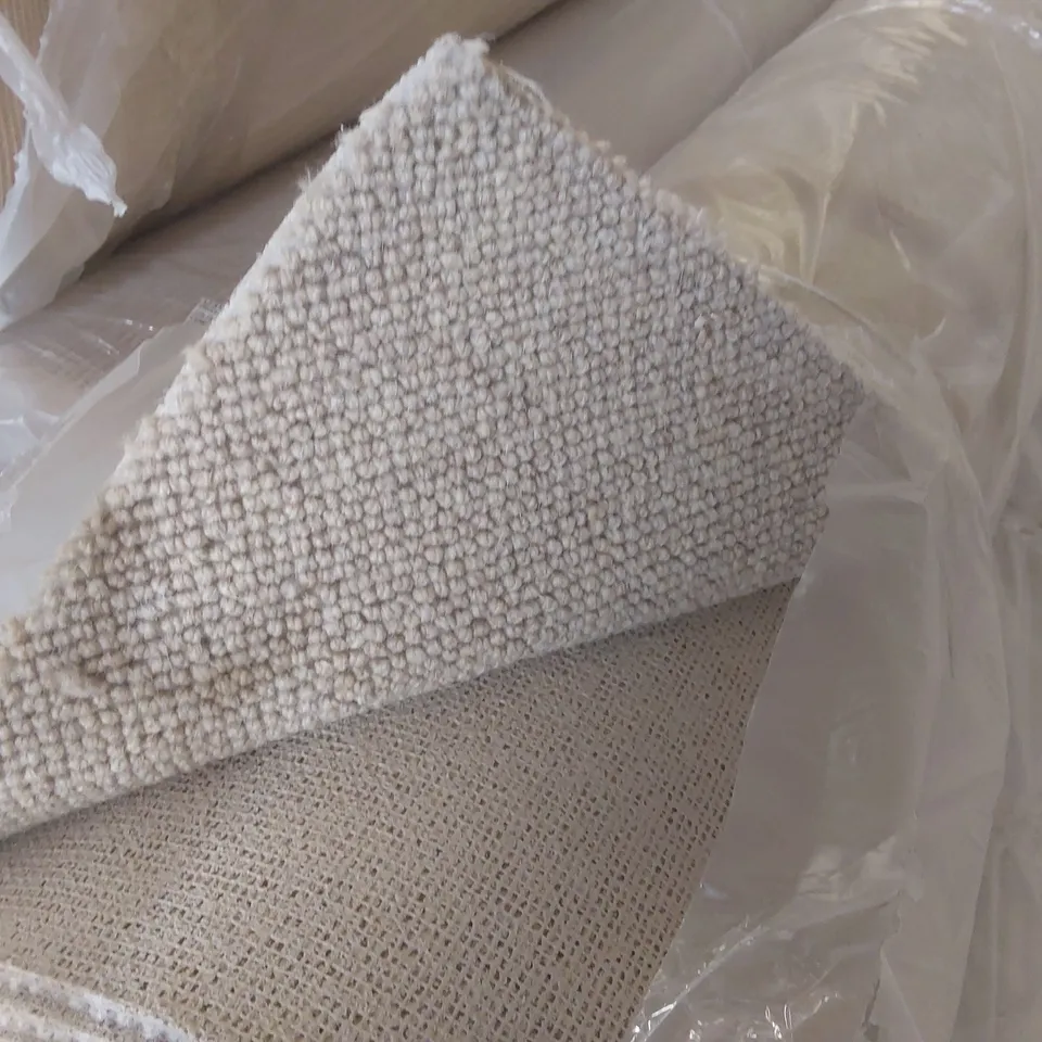 ROLL OF QUALITY SISAL WEAVE STYLE FLAXEN CARPET - APPROXIMATELY 7 x 4m