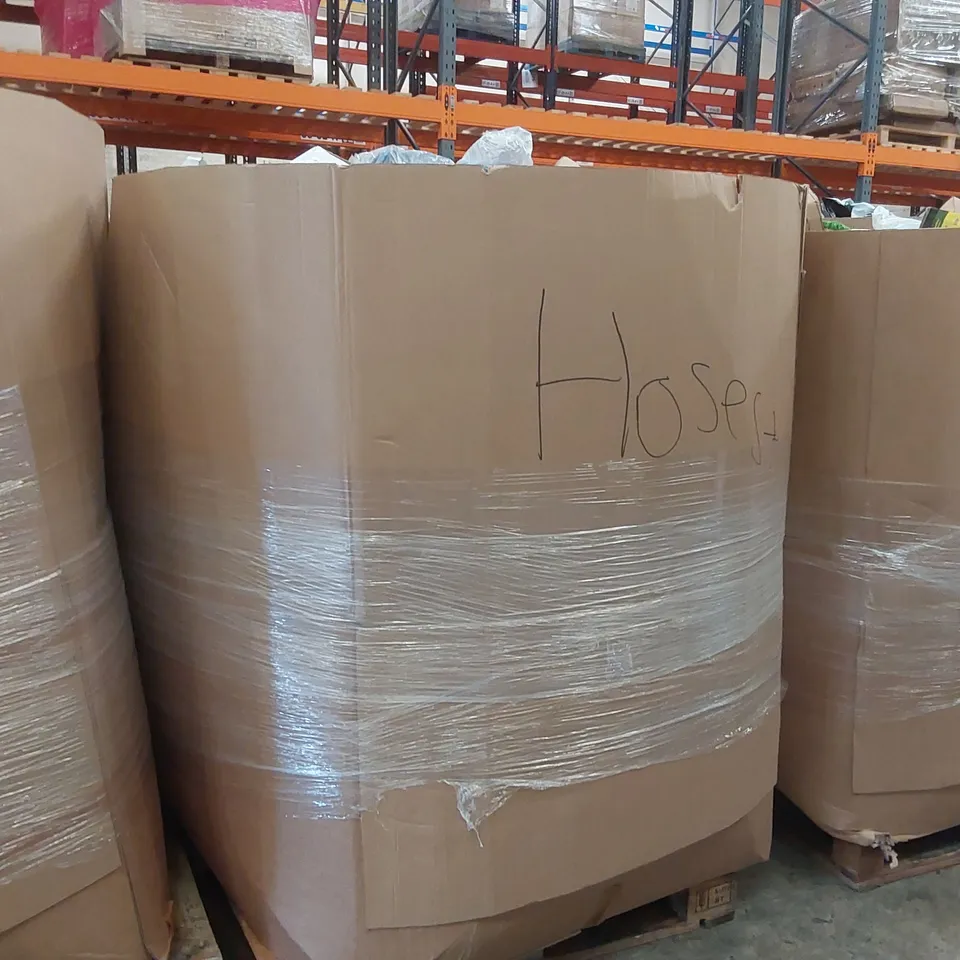 PALLET CONTAINING A LARGE QUANTITY OF ASSORTED HOSE PIPES ECT