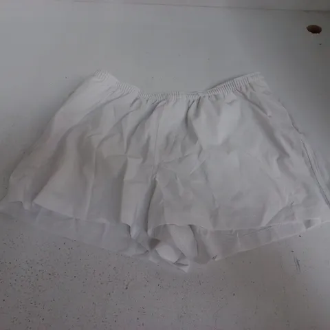 ONER ACTIVE AIRMOVE SHORTS VN IN WHITE - XS