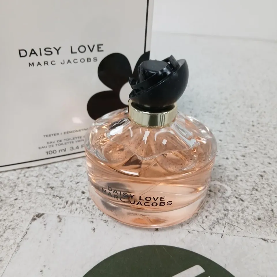 BOXED DAISY LOVE MARC JACOBS EAU DE TOILETTE 100ML