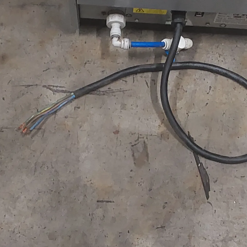 ADESSO COMMERCIAL COFFEE VENDING MACHINE