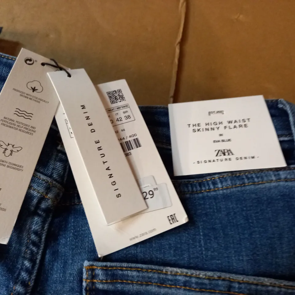 ZARA THE HIGH WAIST SKNNY FLARE JEANS - 38