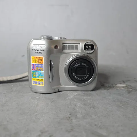 NIKON COOLPIX 2100 CAMERA