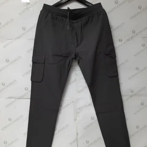 ARNE UTILITY CARGO PANT IN GREY SIZE L
