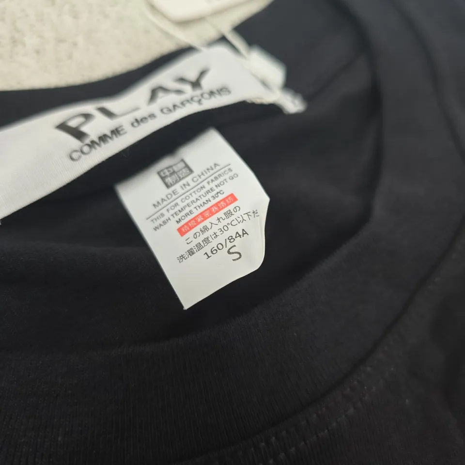 COMME DES GARÇONS PLAY T-SHIRT WITH HEART LOGO – BLACK, UK SIZE S