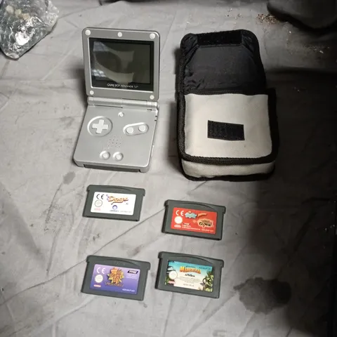 NINTENDO GAME BOY ADVANCE SP (SILVER) WITH 4 CARTRIDGES AND CARRY CASE