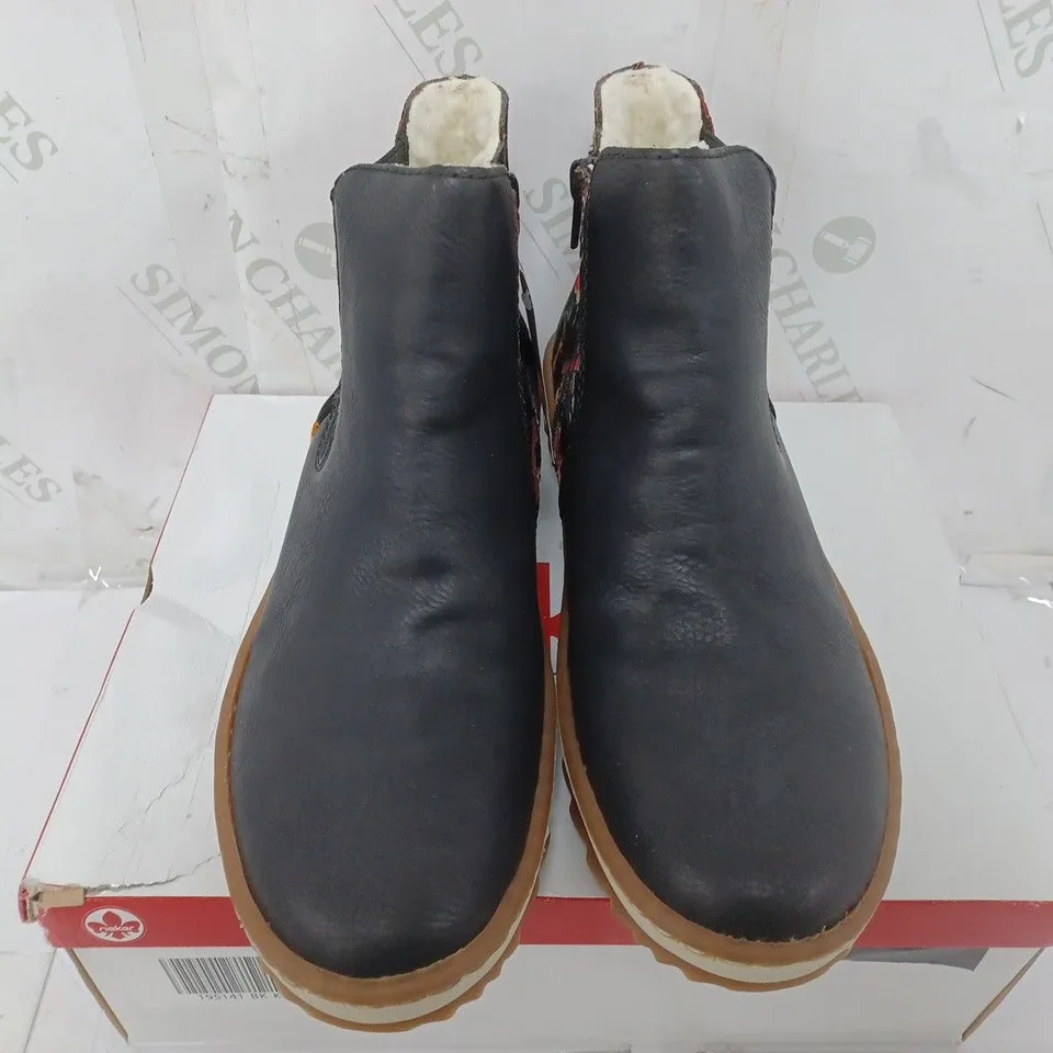 BOXED PAIR OF RIEKER CHELSEA BOOTS IN BLACK - SIZE 41