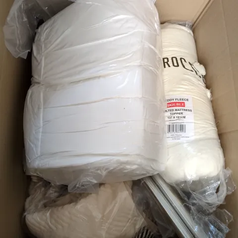 BOX OF APPROXIMATELY 15 ASSORTED HOUSEHOLD ITEMS