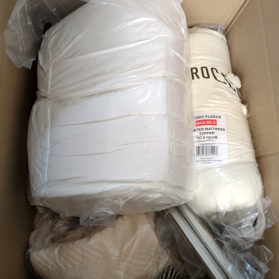 BOX OF APPROXIMATELY 15 ASSORTED HOUSEHOLD ITEMS