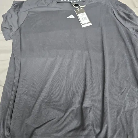 ADIDAS CREW TSHIRT IN BLACK SIZE 2XL