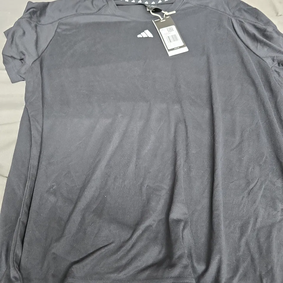 ADIDAS CREW TSHIRT IN BLACK SIZE 2XL 