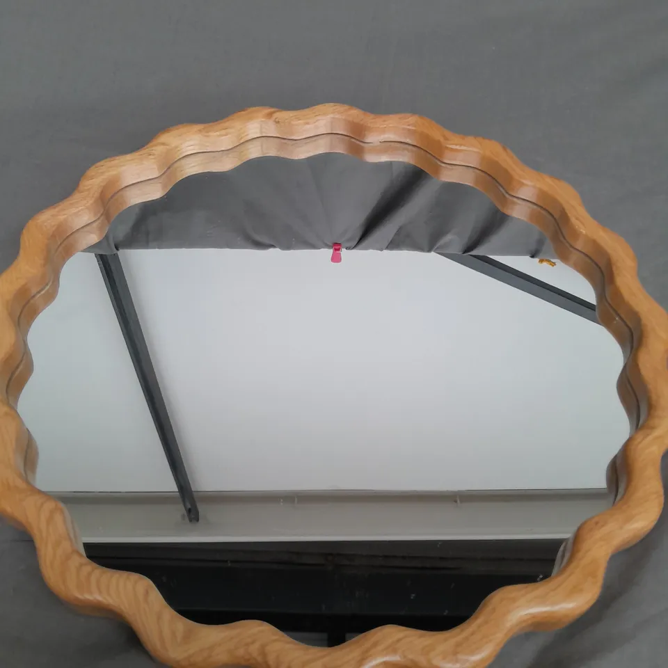 SQUIGGLE WOODEN CIRCLE MIRROR