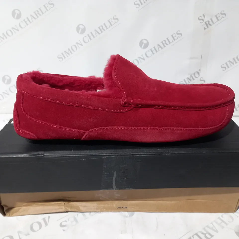 UGG RED SIZE 10 LOAFERS