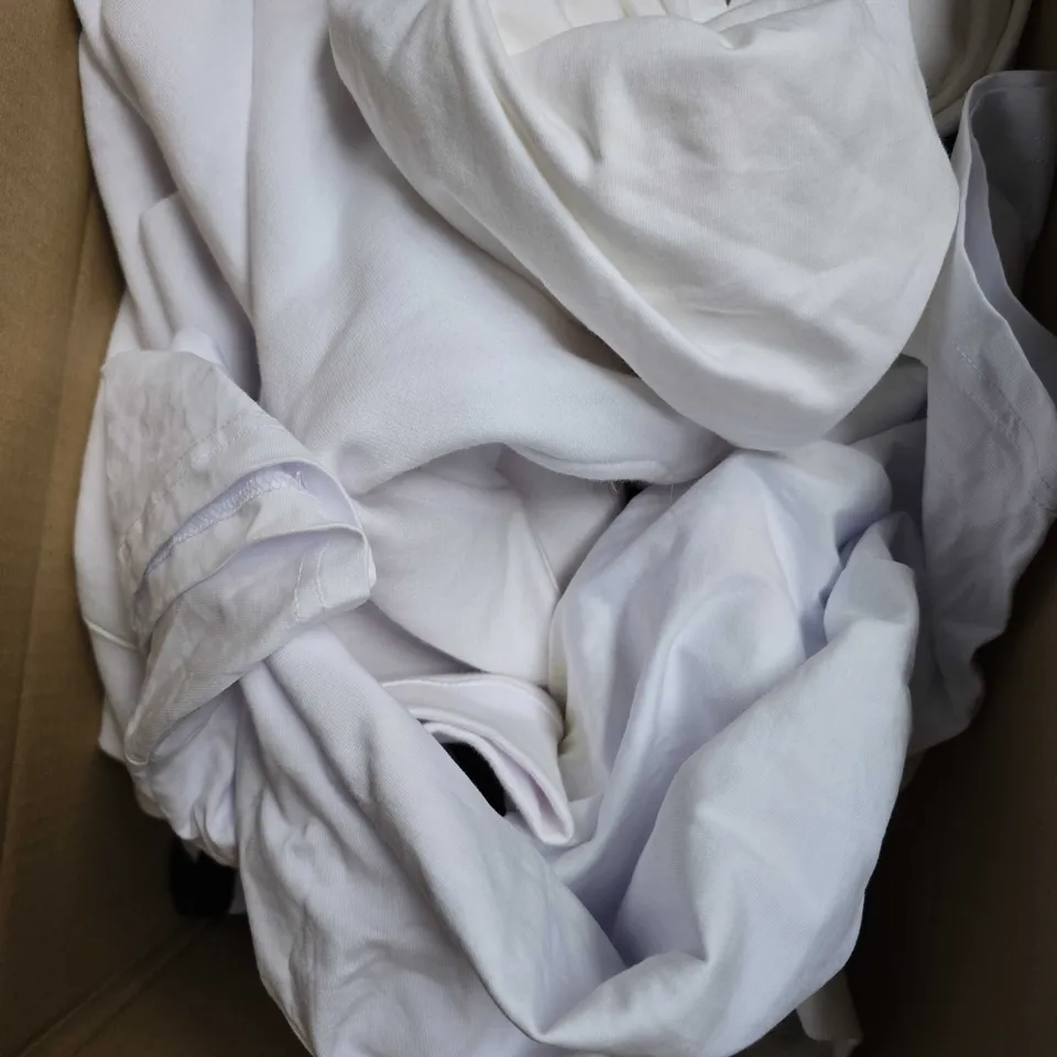 BOXOF APPROX 12 ASSORTED CLOTHING ITEMS TO INCLUDE - BAG - TSHIRT - HOODE - ETC