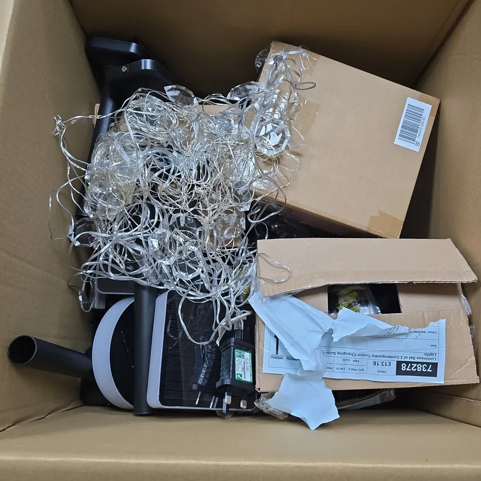 BOX OF APPROXIMATELY 10 ASSORTED ITEMS INCLUDING STRING LIGHTS AND TYRE INFLATOR