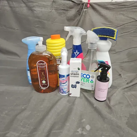 APPROXIMATELY 10 ASSORTED HOUSEHOLD LIQUID PRODUCTS TO INCLUDE - DR.BECKMANN PET STAIN & ODOR REMOVER, FEBREZE FABRIC REFRESHER, THE PINK STUFF UPHOLSTERY & CARPET STAIN REMOVER, ETC - COLLECTION ONLY