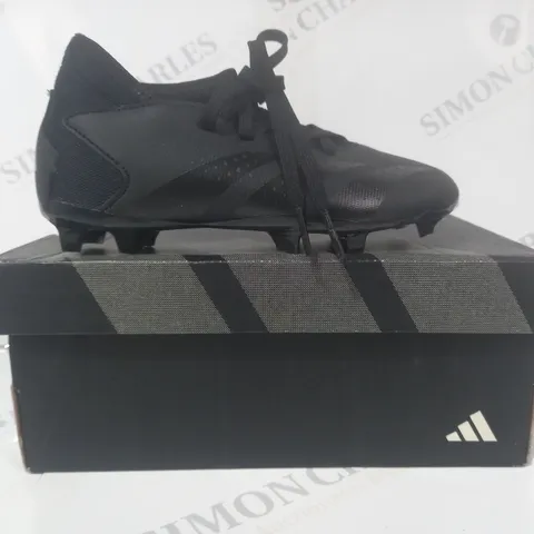 BOXED PAIR OF ADIDAS PREDATOR ACCURACY 3 KIDS FOOTBALL BOOTS IN BLACK UK SIZE 11.5