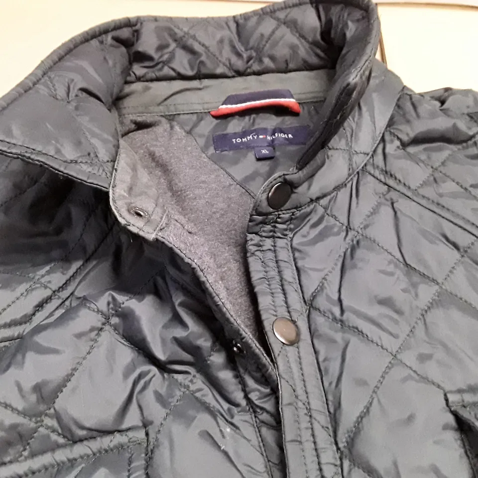 TOMMY HILFIGER GREEN BUTTON FRONT COAT - XL