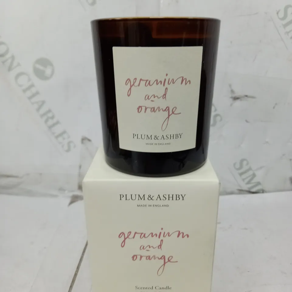 PLUM & ASHBY GERANIUM & ORANGE SCENTED CANDLE