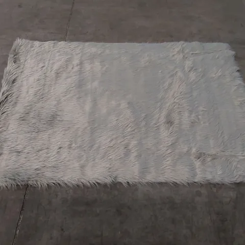 BRAND NEW BAGGED PACO HOME PLAYA SHAGGY RUG - 120 x 170cm