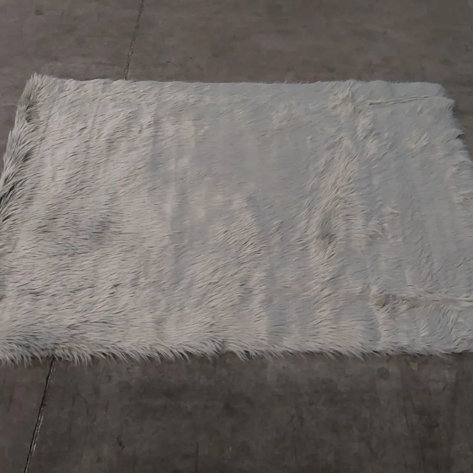 BRAND NEW BAGGED PACO HOME PLAYA SHAGGY RUG - 120 x 170cm