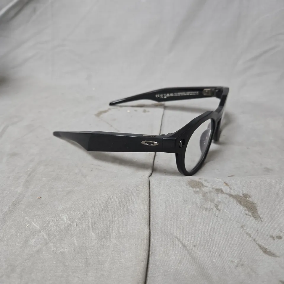 OAKLEY META HSTN - WITH META AI, AUDIO, PHOTO, VIDEO COMPATIBILITY - BLACK, CLEAR TO AMETHYST TRANSITIONS®