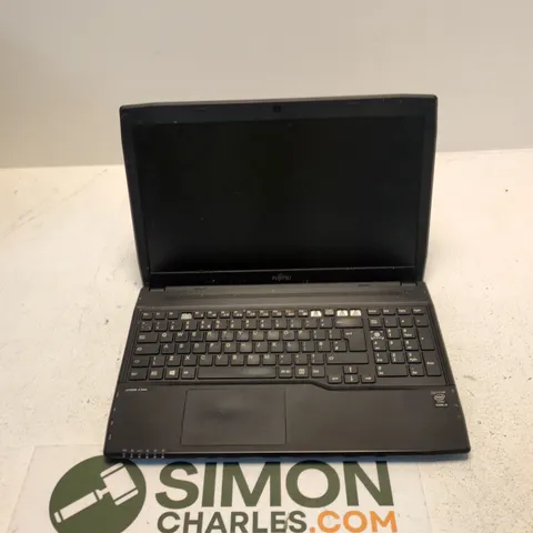 FUJITSU LIFEBOOK A544 LAPTOP – BLACK, UNTESTED, FAULTY (MISSING KEYCAPS)