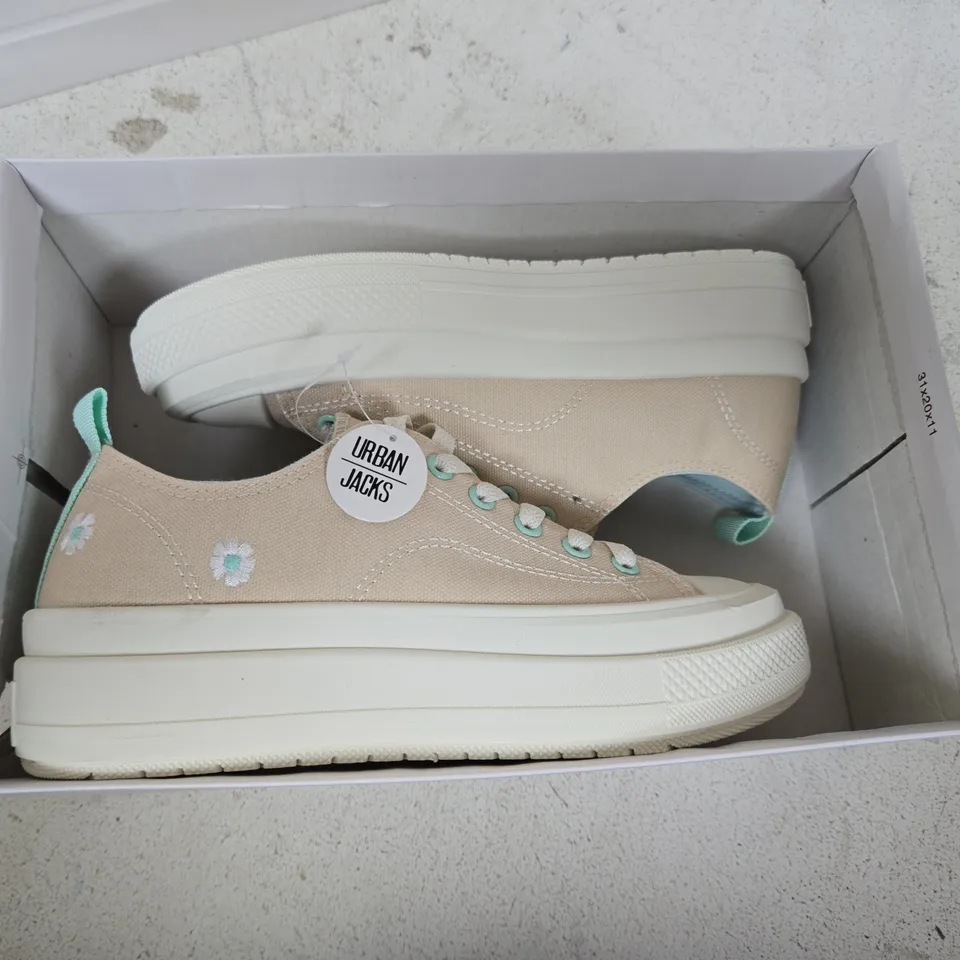 URBAN JACKS FLEUR BEIGE MINT TRAINERS - UK 4