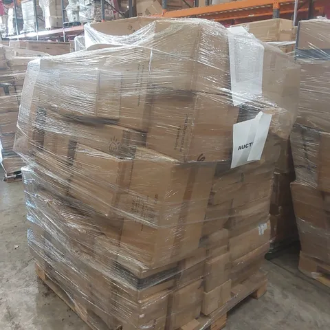 PALLET CONTAINING A VERY LARGE QUANTITY OF ASSORTED DESIGNER LIGHTING PRODUCTS