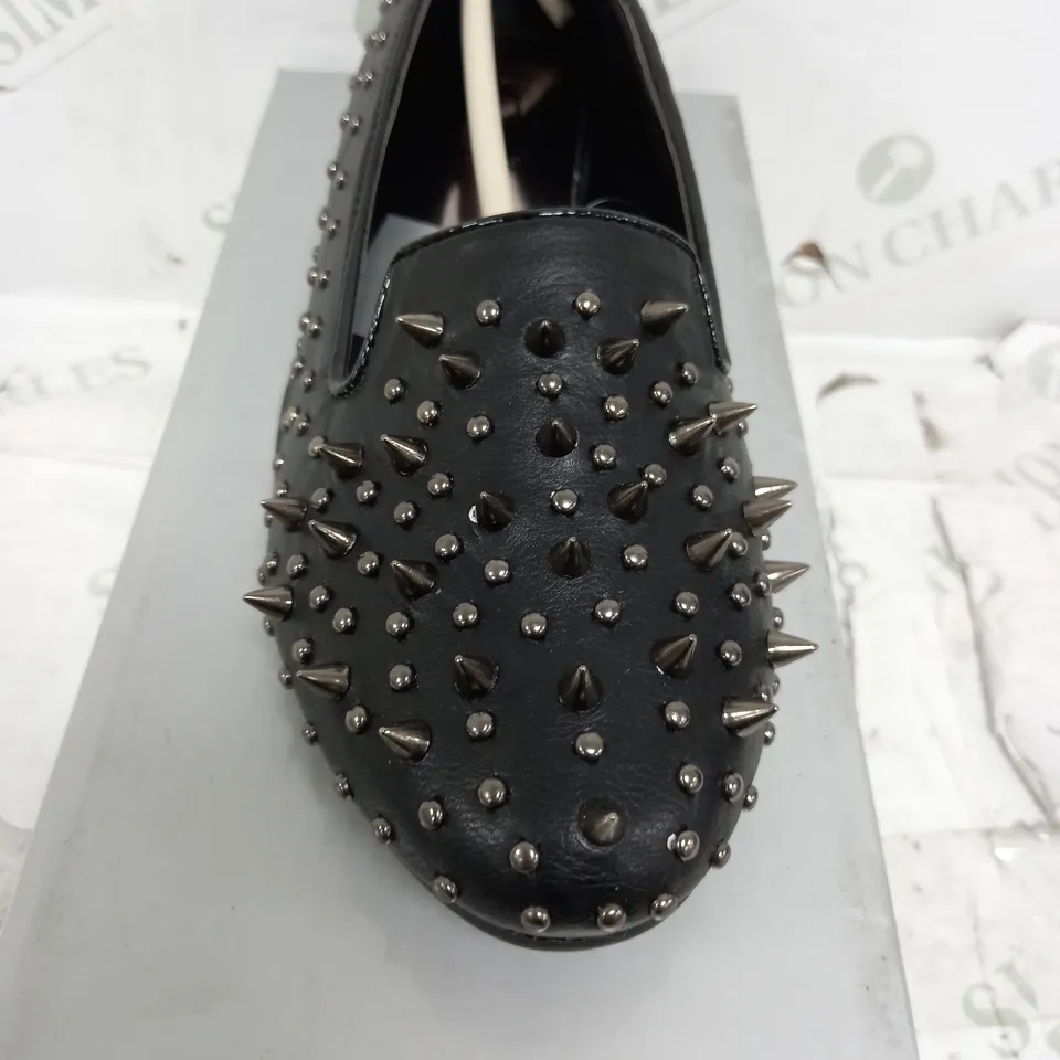 FLAT HEELED BLACK SPIKEY SHOE SIZE 5