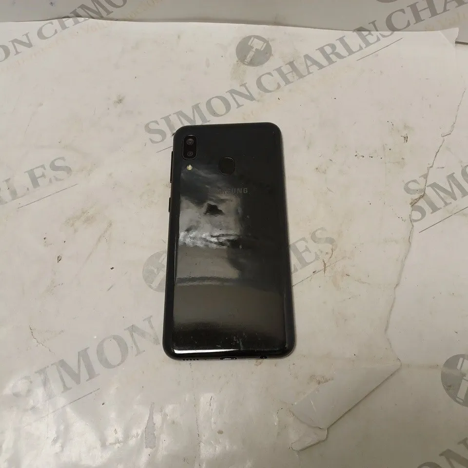 BOXED SAMSUNG GALAXY A40 SMARTPHONE 