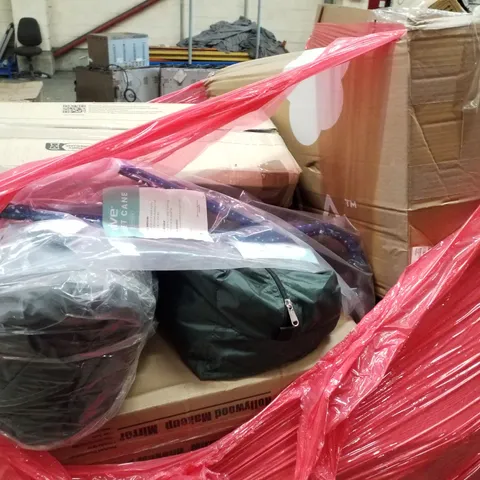 PALLET CONTAINING ASSORTED PRODUCTS INCLUDING OFFSET CANE, HOLLYWOOD MAKEUP MIRROR & ORGANIC LATEX MATTRESS TOPPER 150×200CM