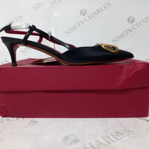BOXED PAIR OF VALENTINO GAPAVANI POINTED TOE LOW HEEL SHOES IN BLACK EU SIZE 40