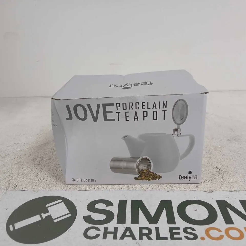 JOVE PORCELAIN TEAPOT BOXED