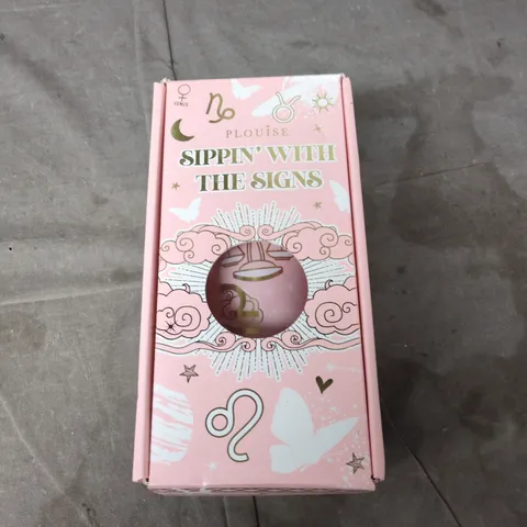 P LOUISE SIPPIN' WITH THE SIGNS – CUP AND STRAW