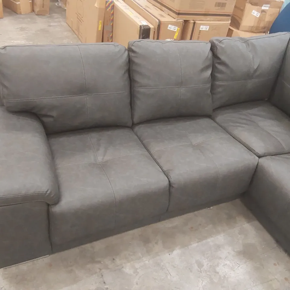 QUALITY DESIGNER FAUX LEATHER UPHOLSTERED CORNER SOFA