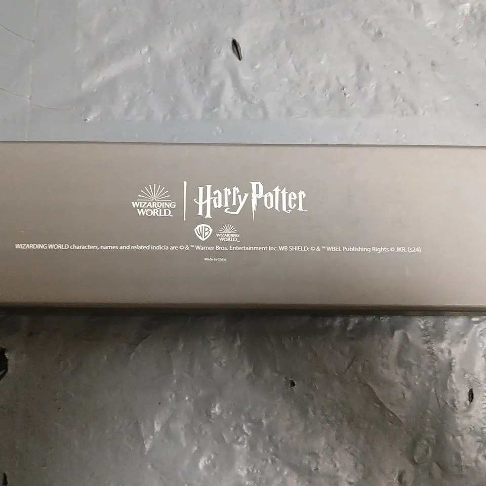 BOXED HARRY POTTER THEMED WAND