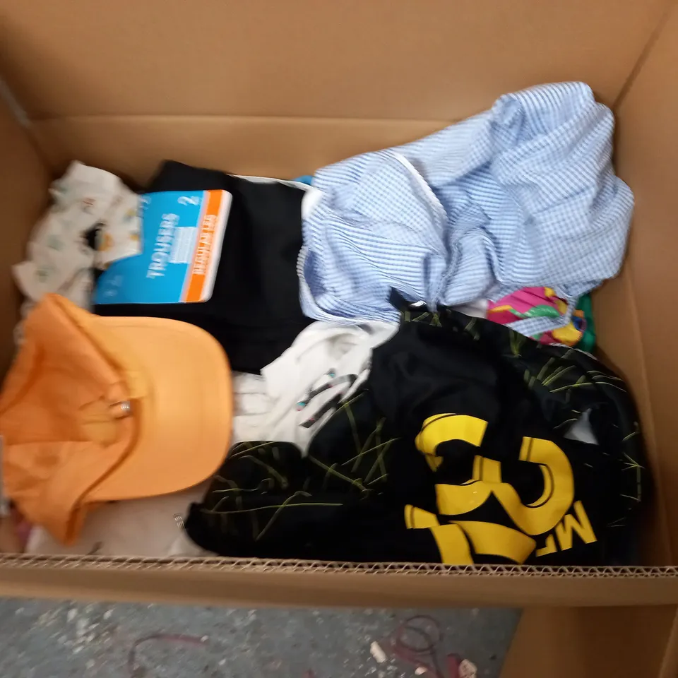 LARGE QUANTITY OF ASSORTED KIDS CLOTHING ITEMS TO INCLUDE FRUGL, HURLEY AND NIKE