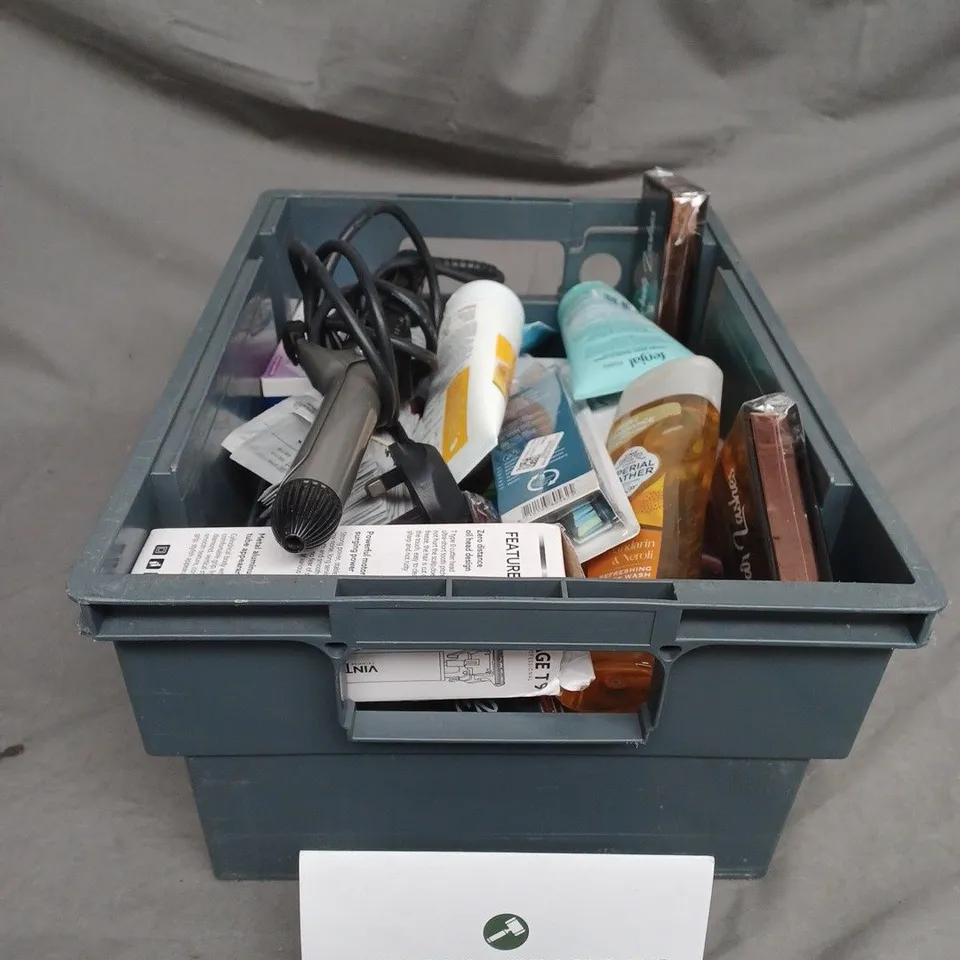 TOTE OF ASSORTED COSMETIC ITEMS TOO INCLUDE , SHOWER GEL , TOOTHBRUSHES , ETC 