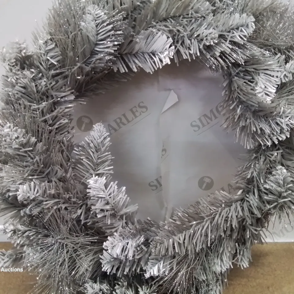 50cm SILVER TIP WREATH