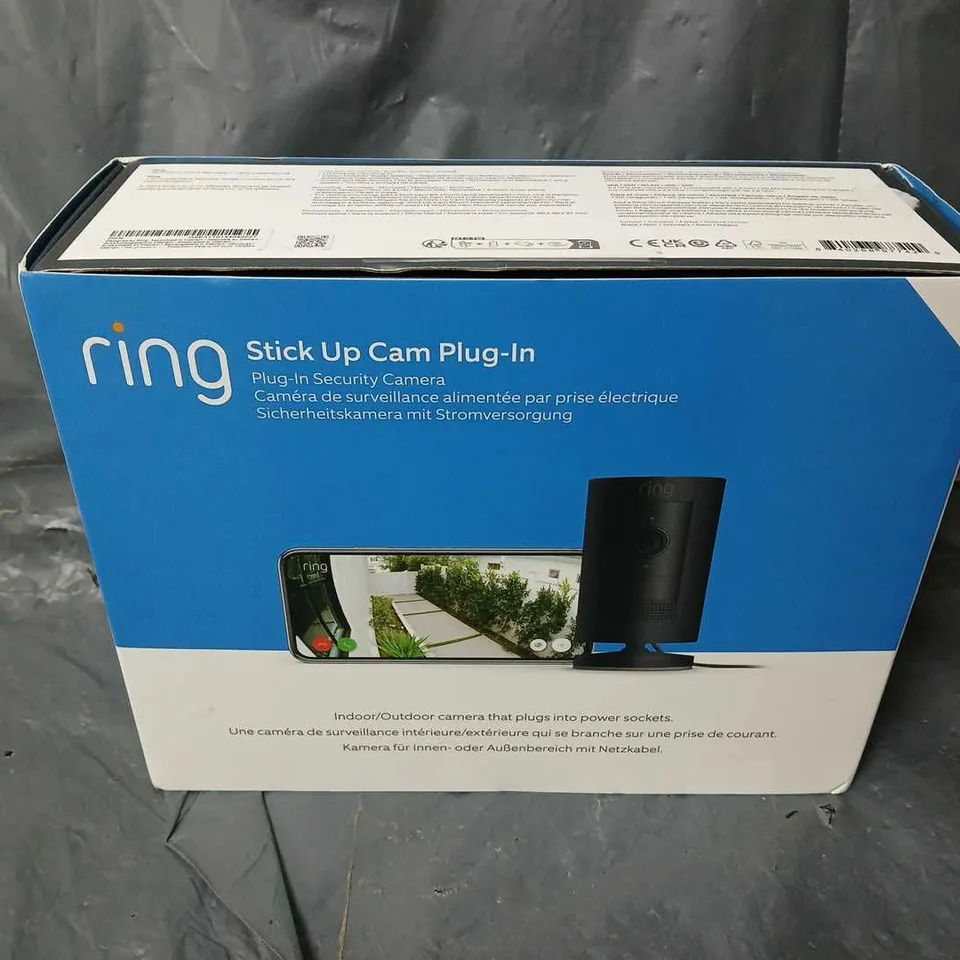 BOXED RING STICK UP CAM PLUG-IN