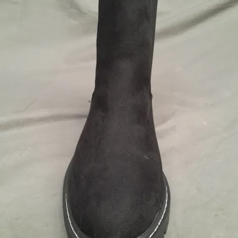 WIDE FIT SLIP ON RAISED BOOTS IN BLACK - UK 5