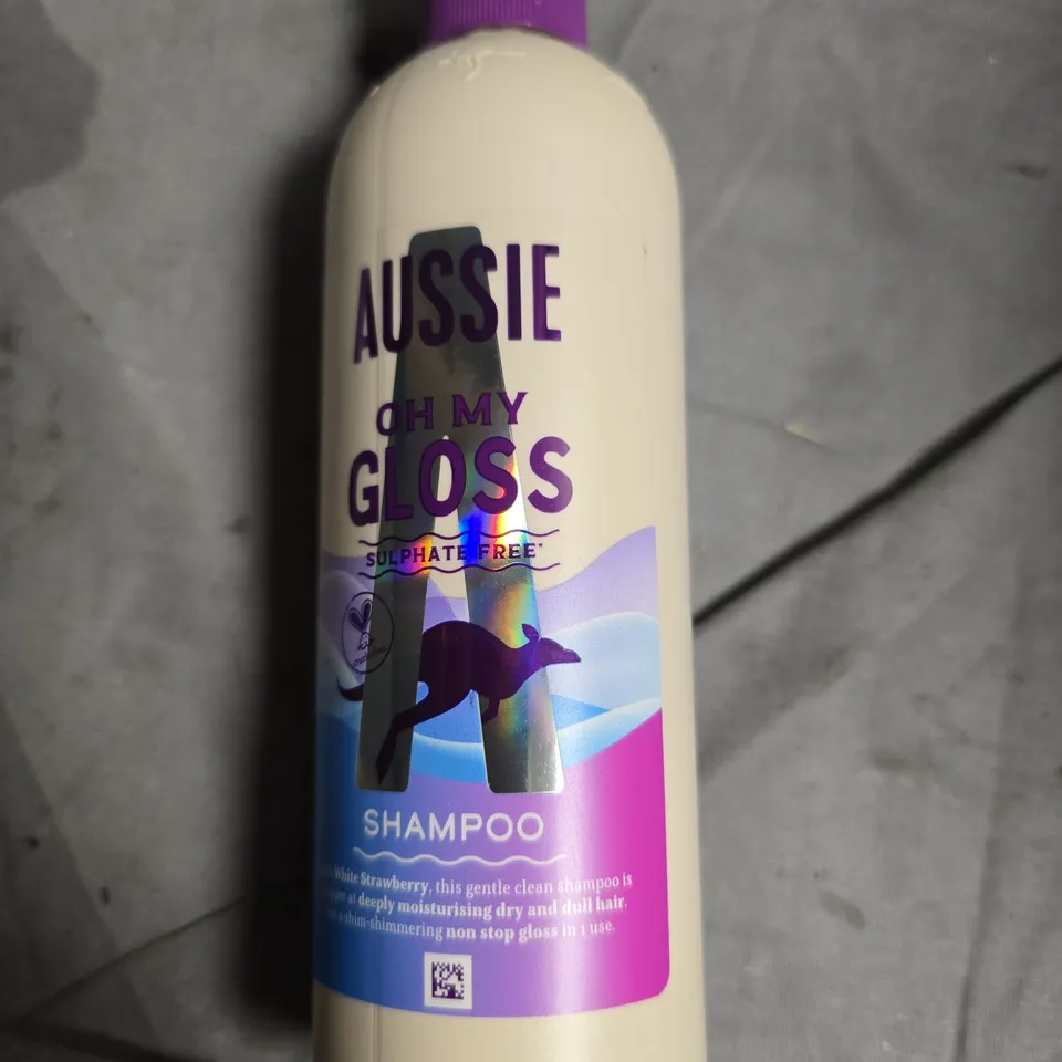 APPROXIMATELY 20 ASSORTED HEALTH AND BEAUTY PRODUCTS INCLUDING JOHN FRIEDA FRIZZ EASE , AUSSIE SHAMPOO AND HERBAL ESSENCES SHAMPOO