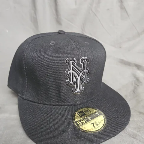 NEW ERA 59FIFTY FITTED CAP – NEW YORK METS - SIZE 7 5/8 - 60.6CM