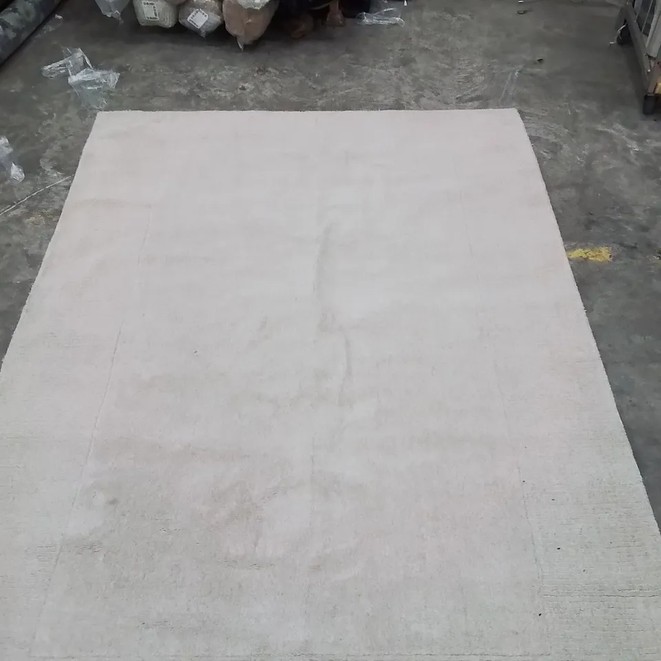 QUALITY DESIGNER AREA RUG - APPROXIMATELY 287X203CM