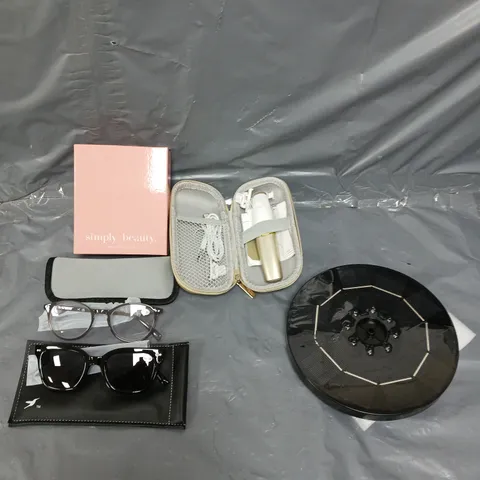 APPROXIMATELY 10 ASSORTED HOUSEHOLD PRODUCTS TO INCLUDE FOUNTAIN LED LIGHT, READING GLASSES, TRIMMER ETC