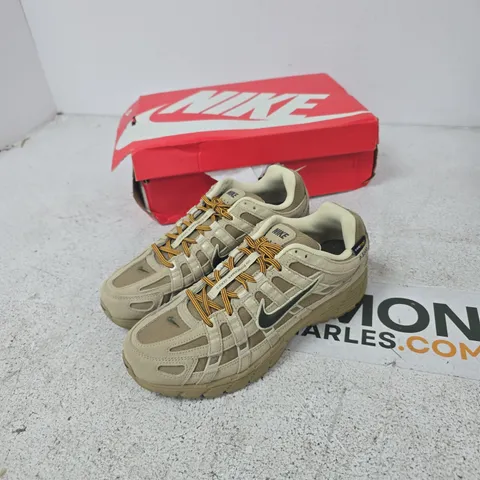 NIKE P-6000 PRM SNEAKERS β BEIGE/TAN, UK 7.5