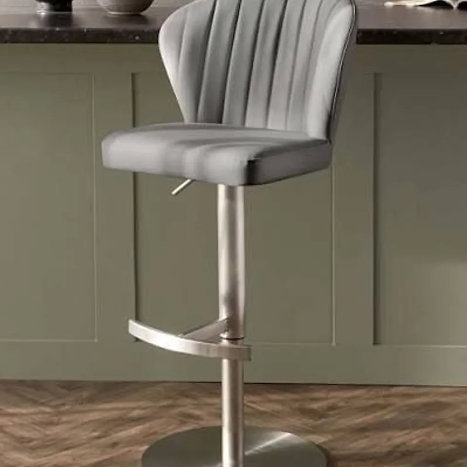 BOXED DANETTI HARPER MID GREY FAUX LEATHER GAS LIFT BAR STOOL