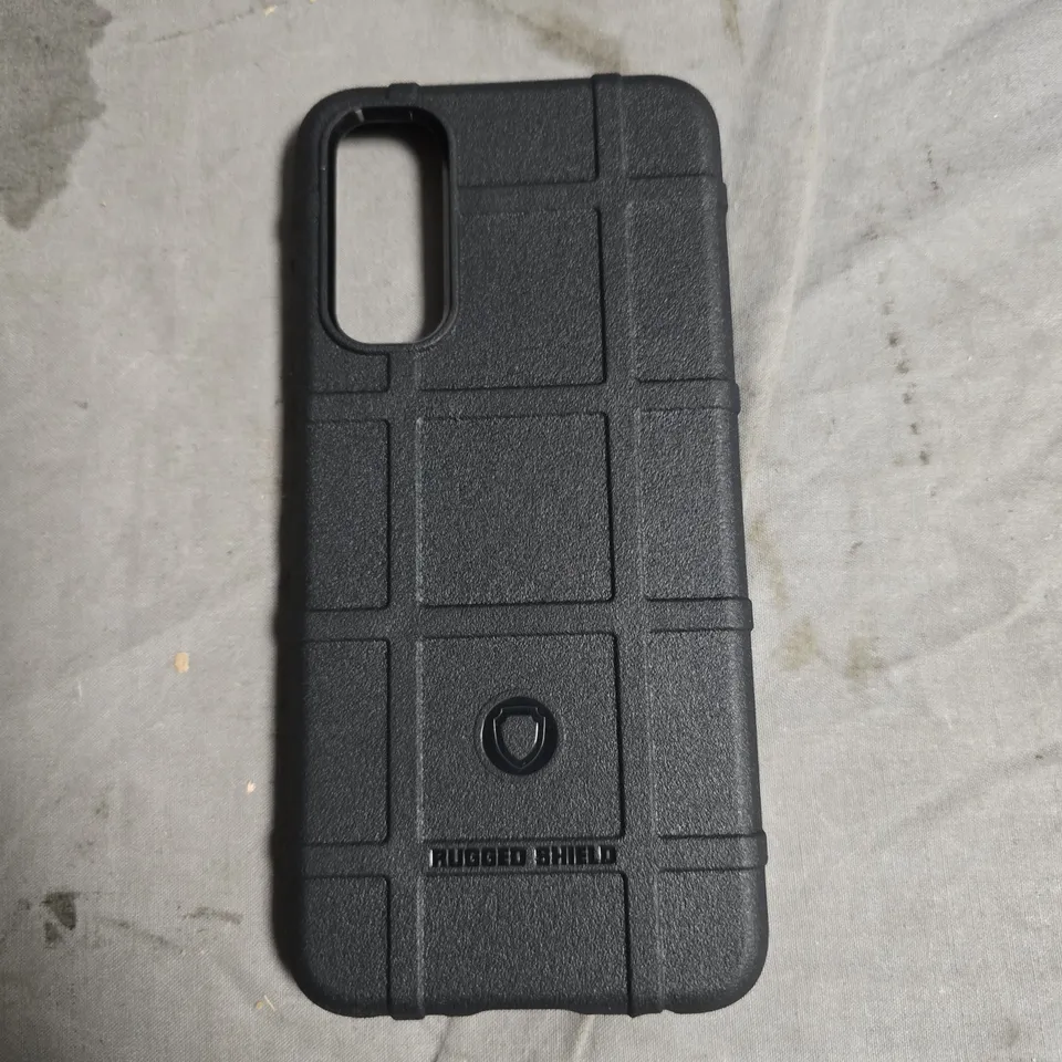 BOX OF APPROXIMATELY 100 SAMSUNG RUGGED PHONECASES 